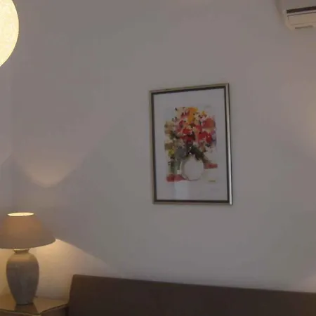 One-bedroom Near Sea